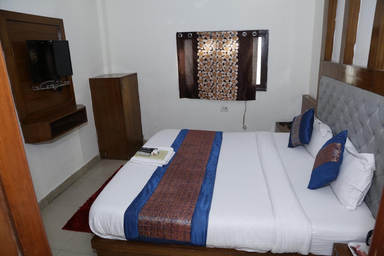 Vishal Hotel By Comfort Rooms Új-Delhi Kültér fotó
