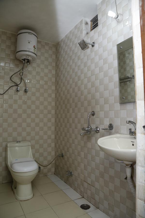Vishal Hotel By Comfort Rooms Új-Delhi Kültér fotó