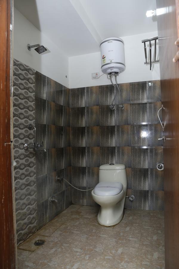 Vishal Hotel By Comfort Rooms Új-Delhi Kültér fotó